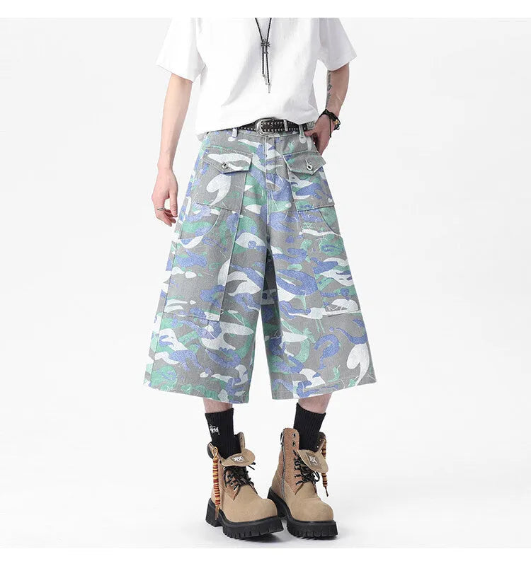 Women's camouflage print cotton cropped trousers with straight leg and multiple pockets