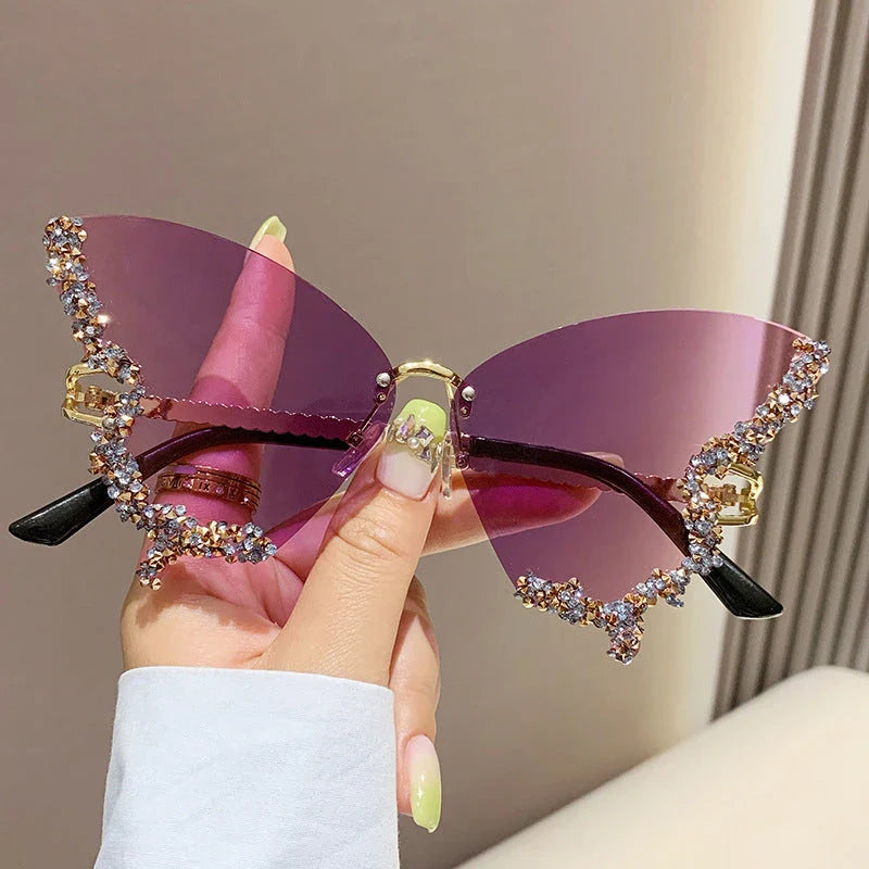 Dazzling Butterfly Sunglasses: Luxury Diamond-Studded Eyewear for the Elegant Fashionista