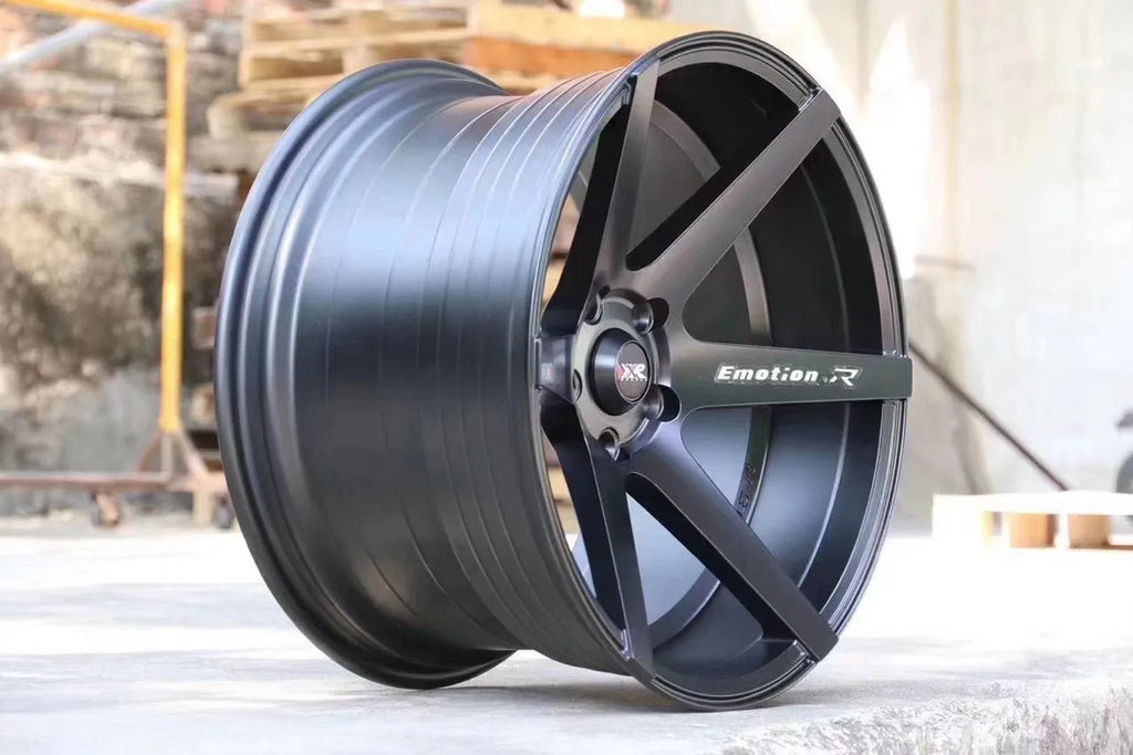 Low-lying wide-sided large concave aluminium alloy wheel modification in 18-inch size for custom car styling