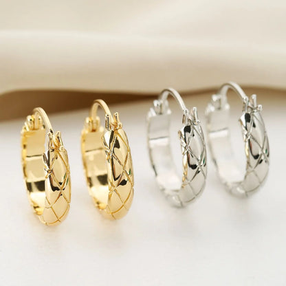 Diamond plaid earrings in golden yellow and silver, featuring a glossy finish and European and American style.