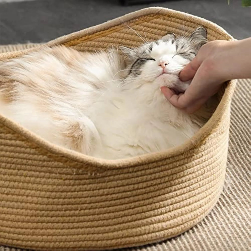 Wicker cat bed basket with integrated scratching board in two size options