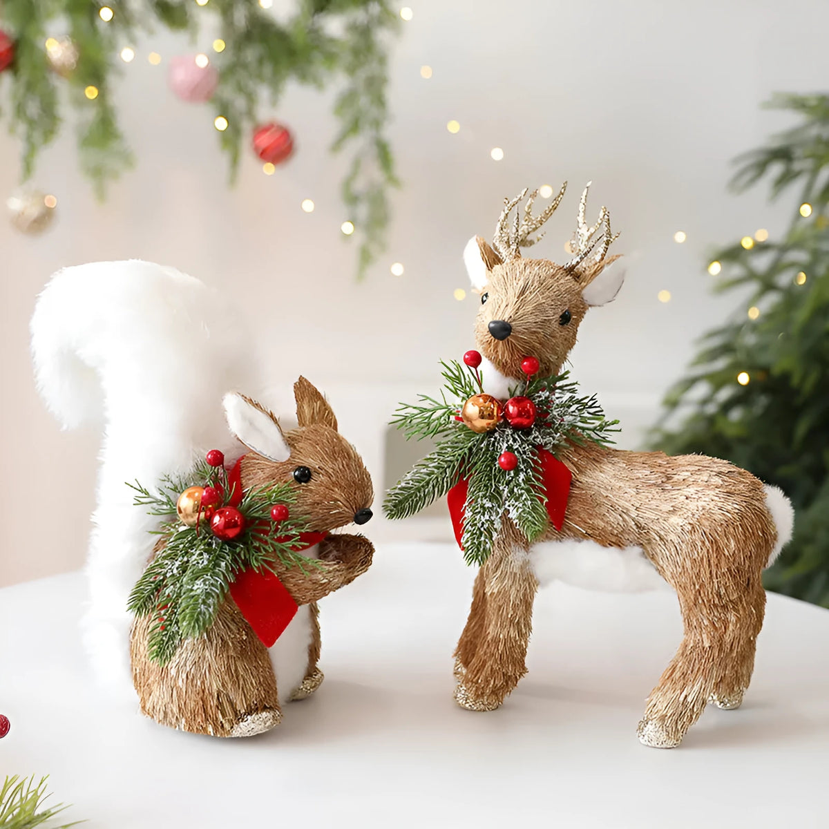 Straw Christmas ornament shaped like a squirrel, 15 cm tall, natural finish