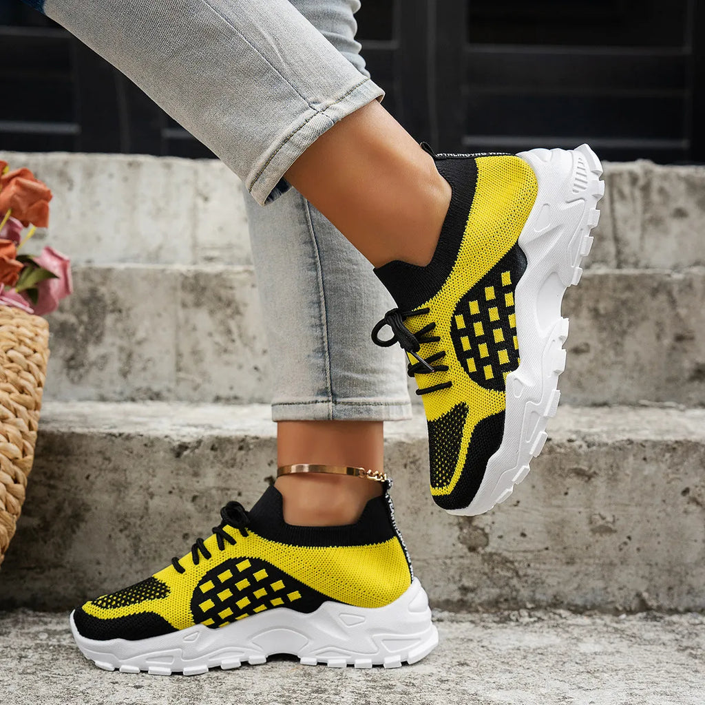 Fashion all-match platform casual sneaker in solid colour with Flyknit upper and non-slip rubber outsole