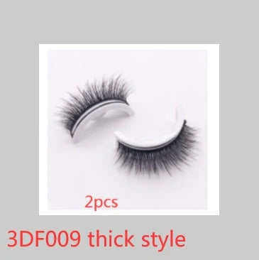 Captivating 3D layered mink-like false eyelashes for bold, voluminous eye makeup looks