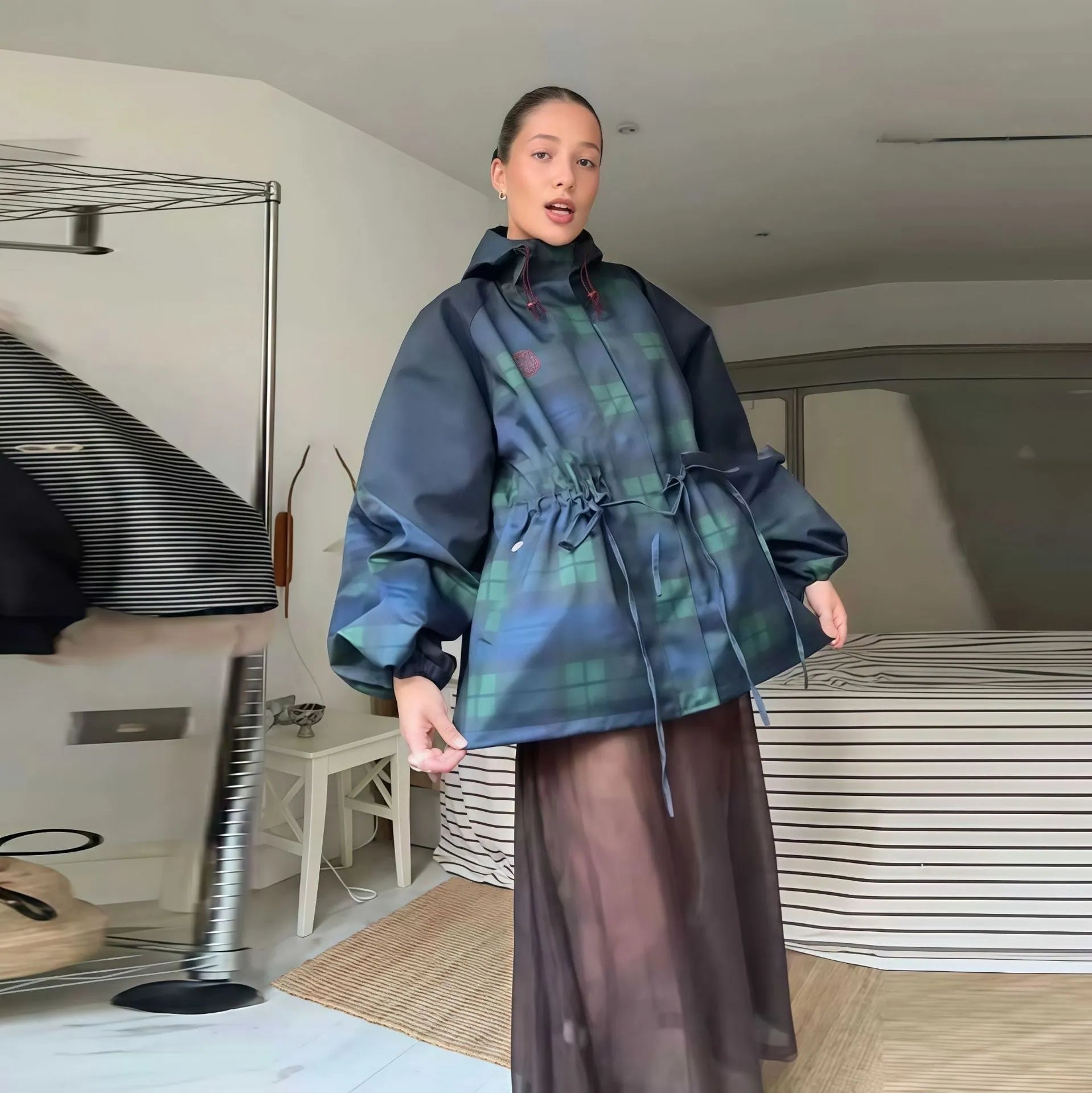 Outdoor hooded fashion plaid loose windbreaker jacket in dark blue polyester, available in sizes S M L XL