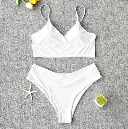 Women's two-piece swimsuit in rose red with polypropylene fibre fabric that resists chlorine