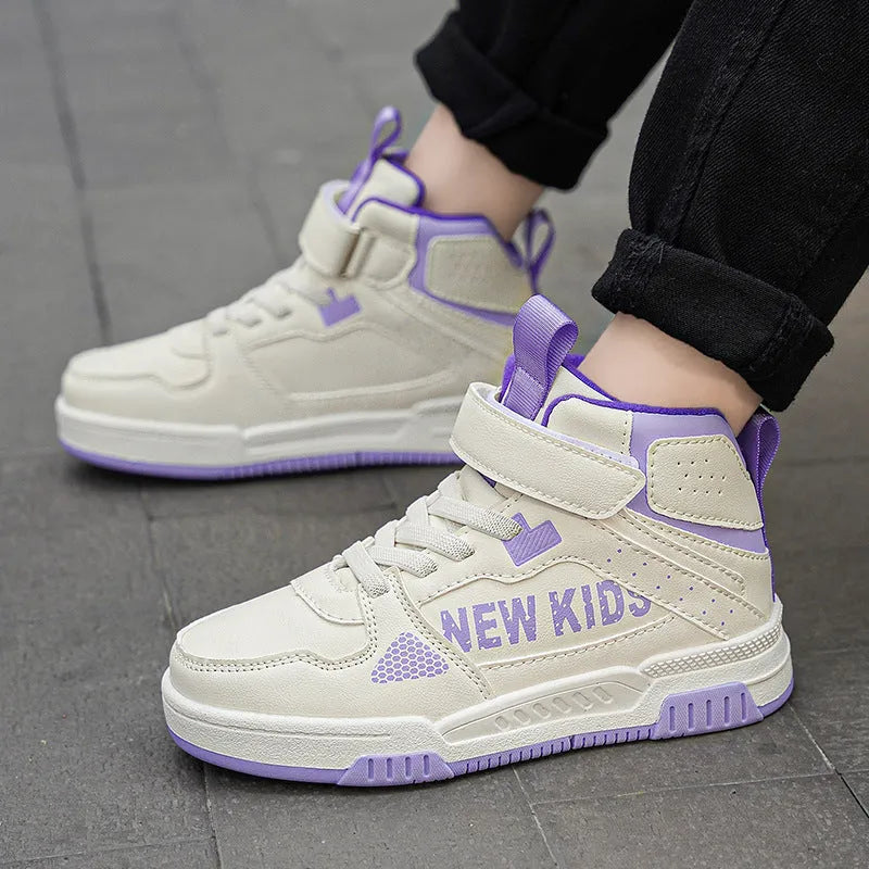 Children's unisex outdoor sneakers with buckle closure and letters pattern in beige green