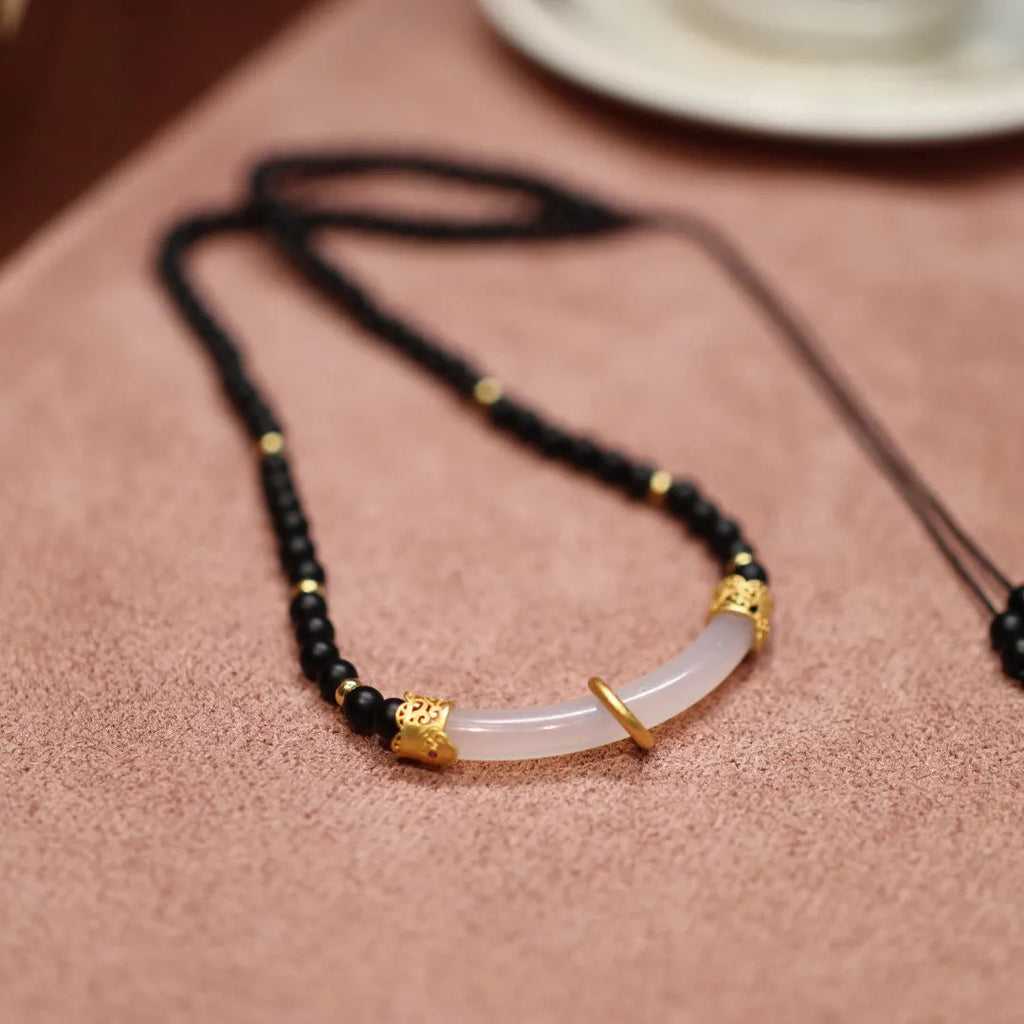 Chinese style U-shaped black agate white chalcedony necklace with 925 silver pendant