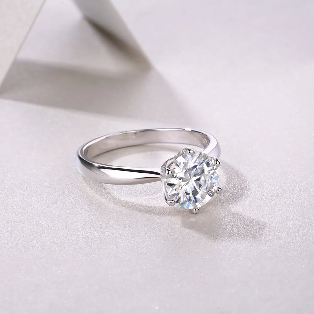 Classic six-prong moissanite wedding ring in S925 silver with platinum plating, GRA certified, 1-5 carat options