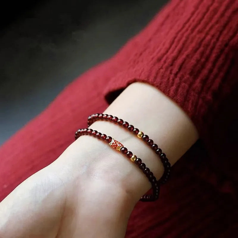 Retro wine red garnet bracelet for women with micro glass beads in New Chinese style design