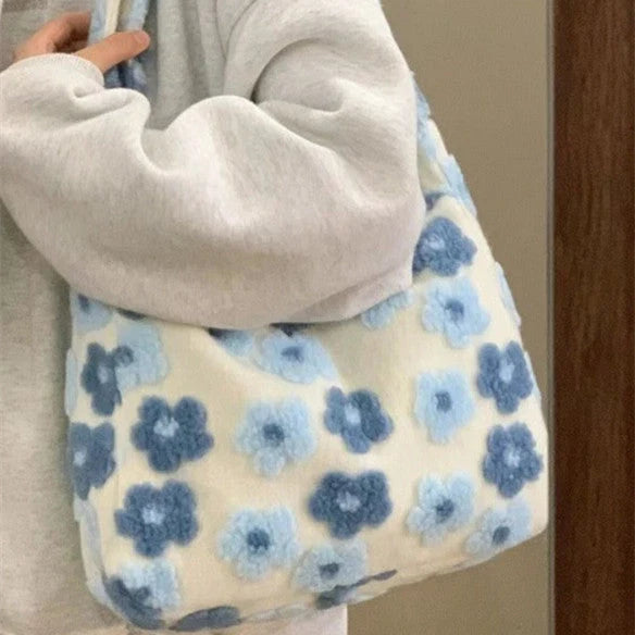 Large capacity women's fur bag in white and blue with adjustable strap