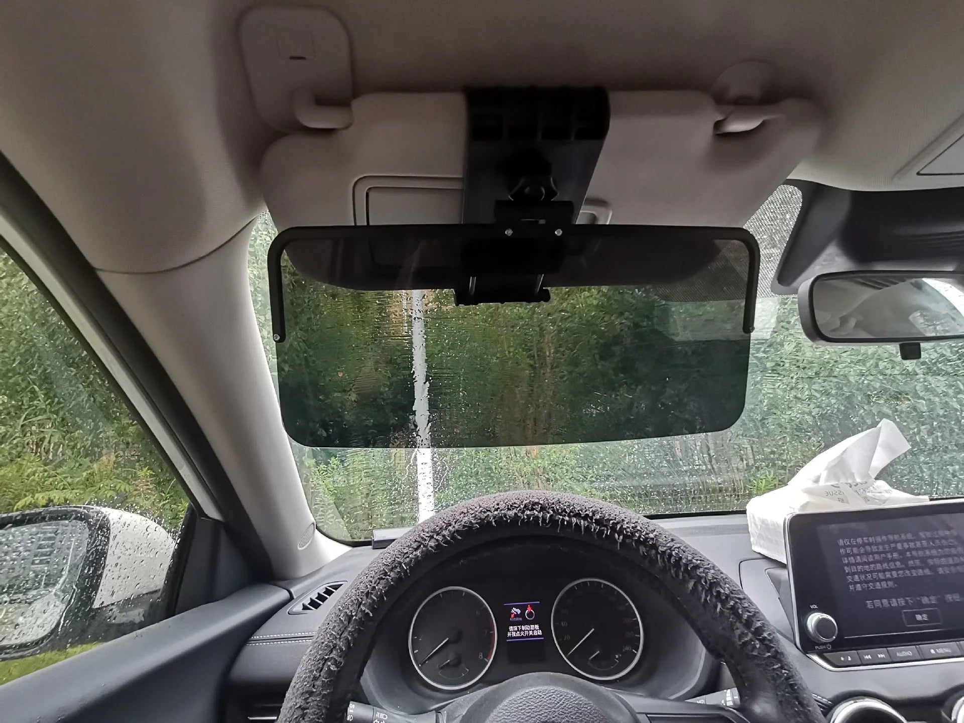 Polarized car sun visor with anti-glare and UV protection features