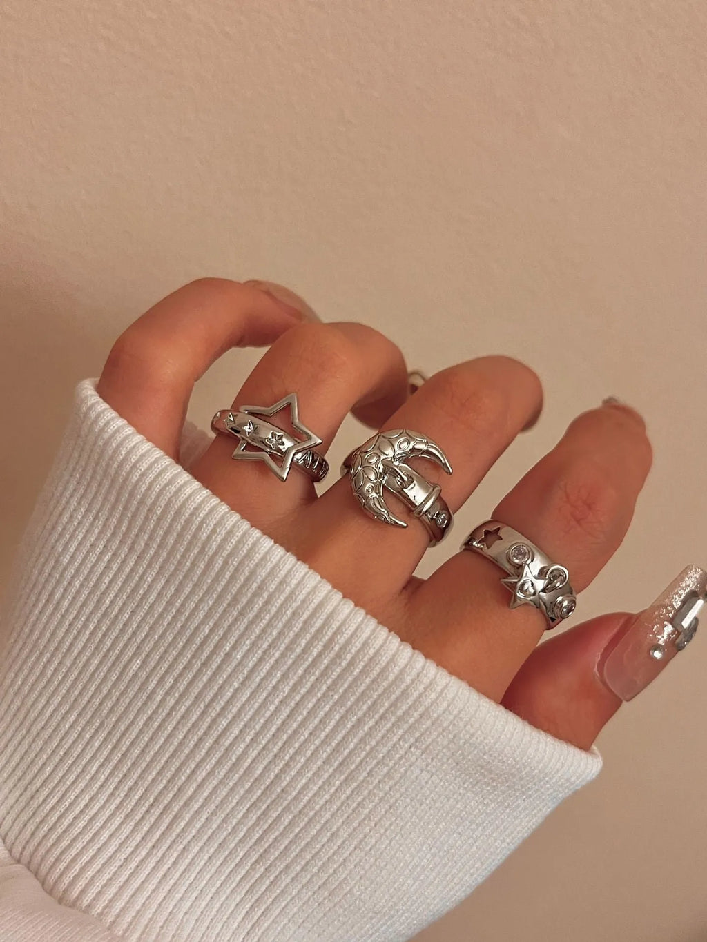 Retro five-pointed star moon alloy ring with electroplated finish for women
