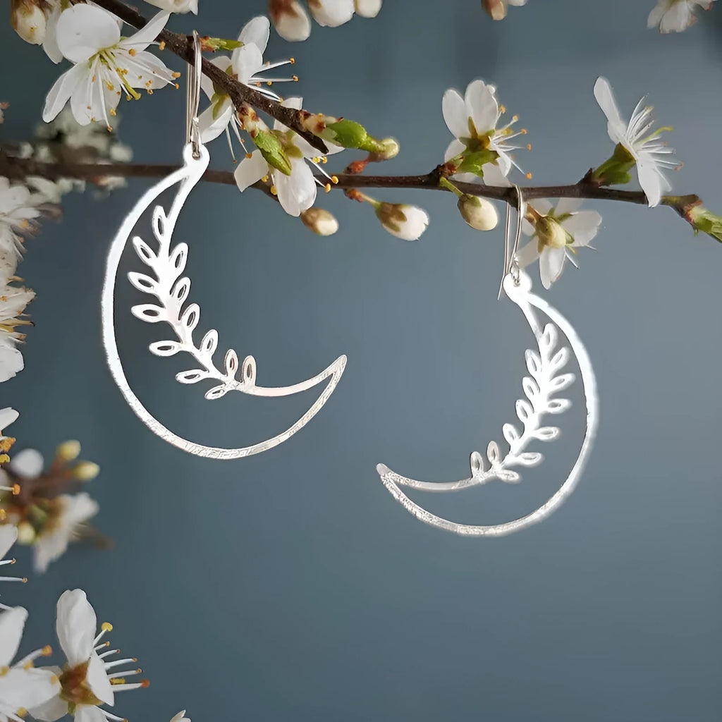 Retro alloy moon pendant earrings for women, geometric shape, picture colour, 1 pair on display