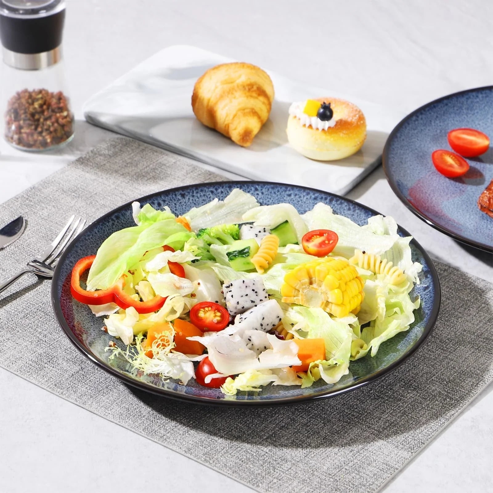 Set of 6 high-fired ceramic plates, versatile for any meal, dishwasher and oven safe