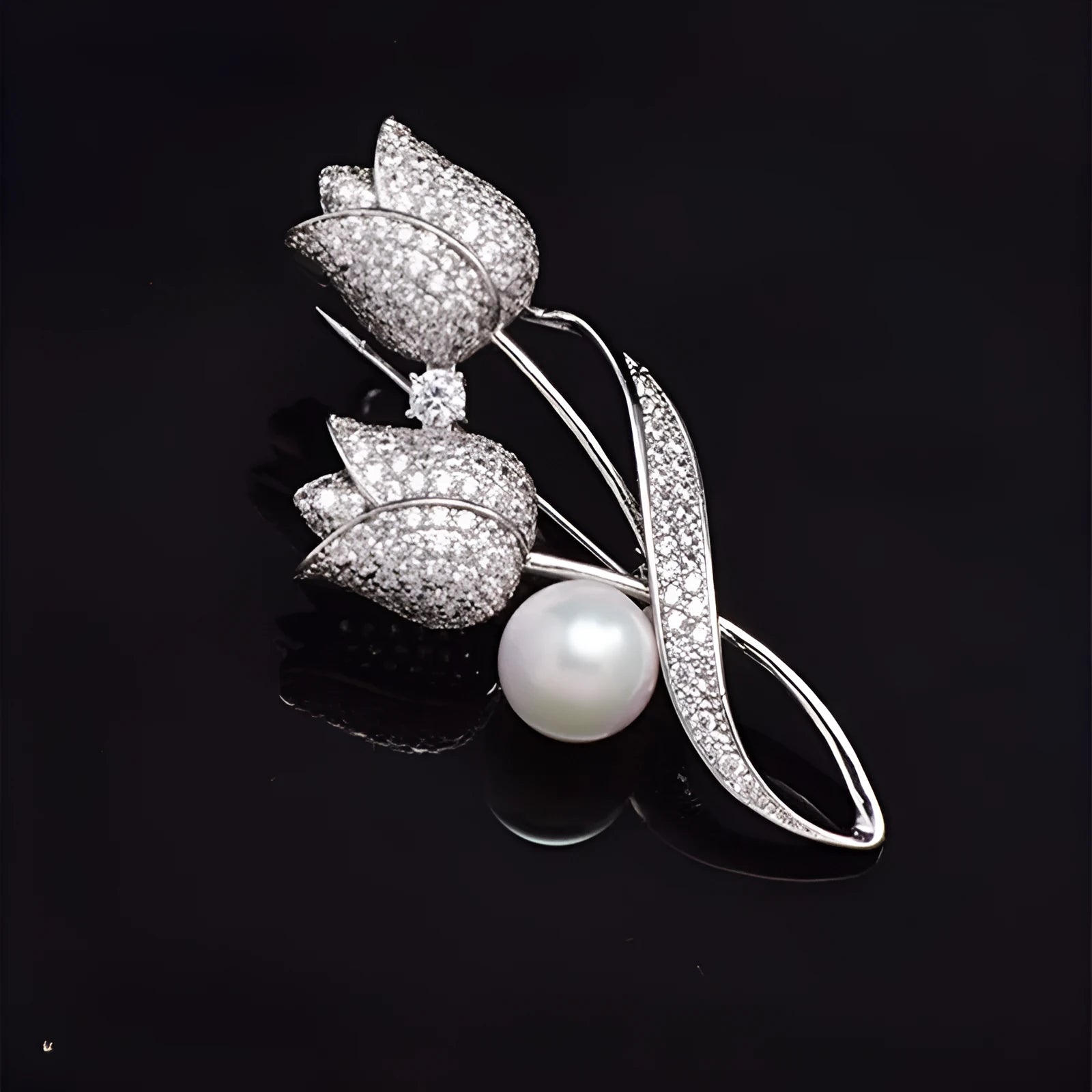Women's flower-shaped brooch with micro-inlaid zircon detail in silver tulip colour