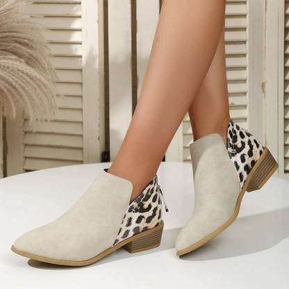 Women's leopard print boots with pointed toe and chunky heel in suede material