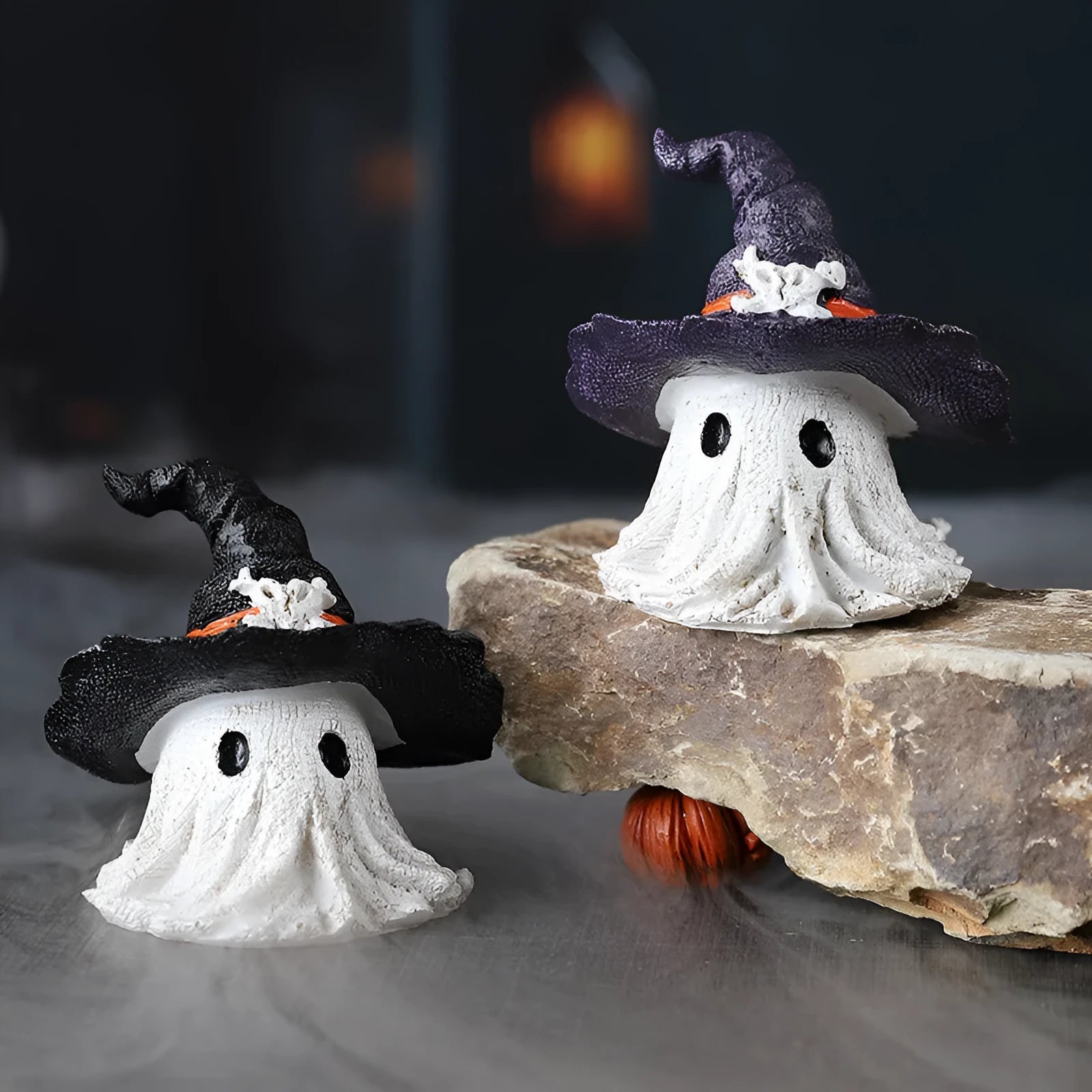 Resin wizard hat ornament in black or purple colour for Halloween Christmas decoration