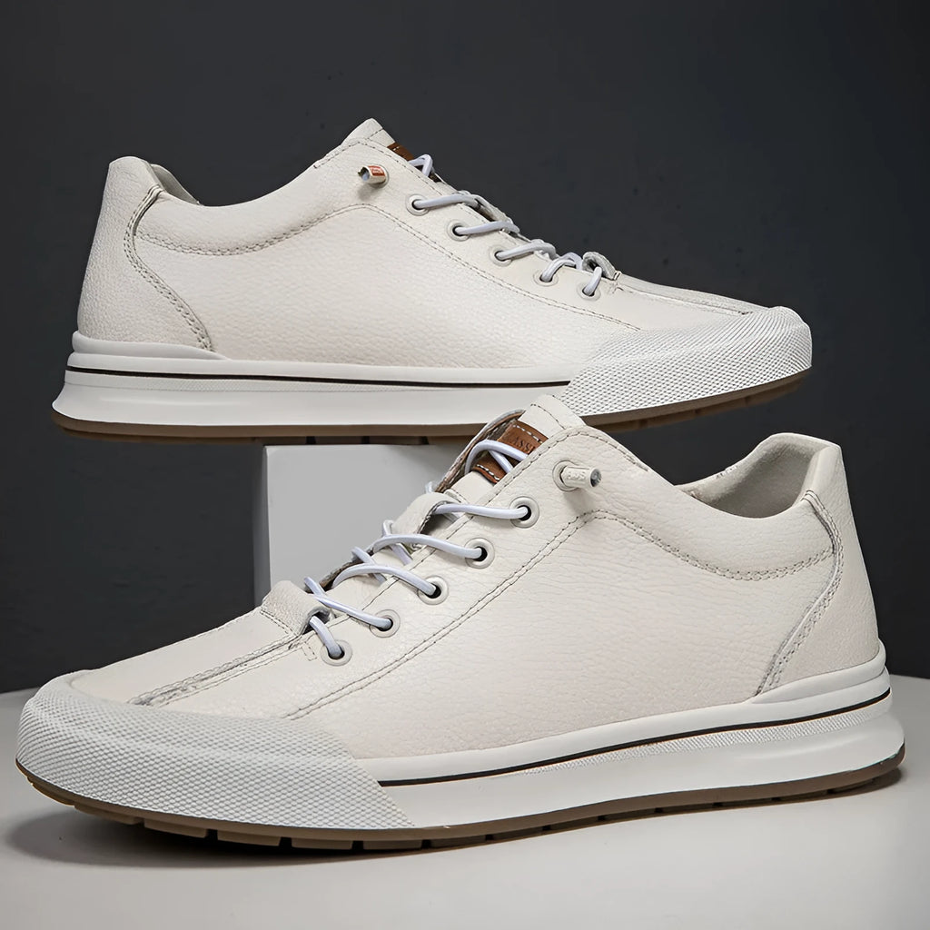 Men's white breathable shoes with round toe and flat 6CM heel on a plain background