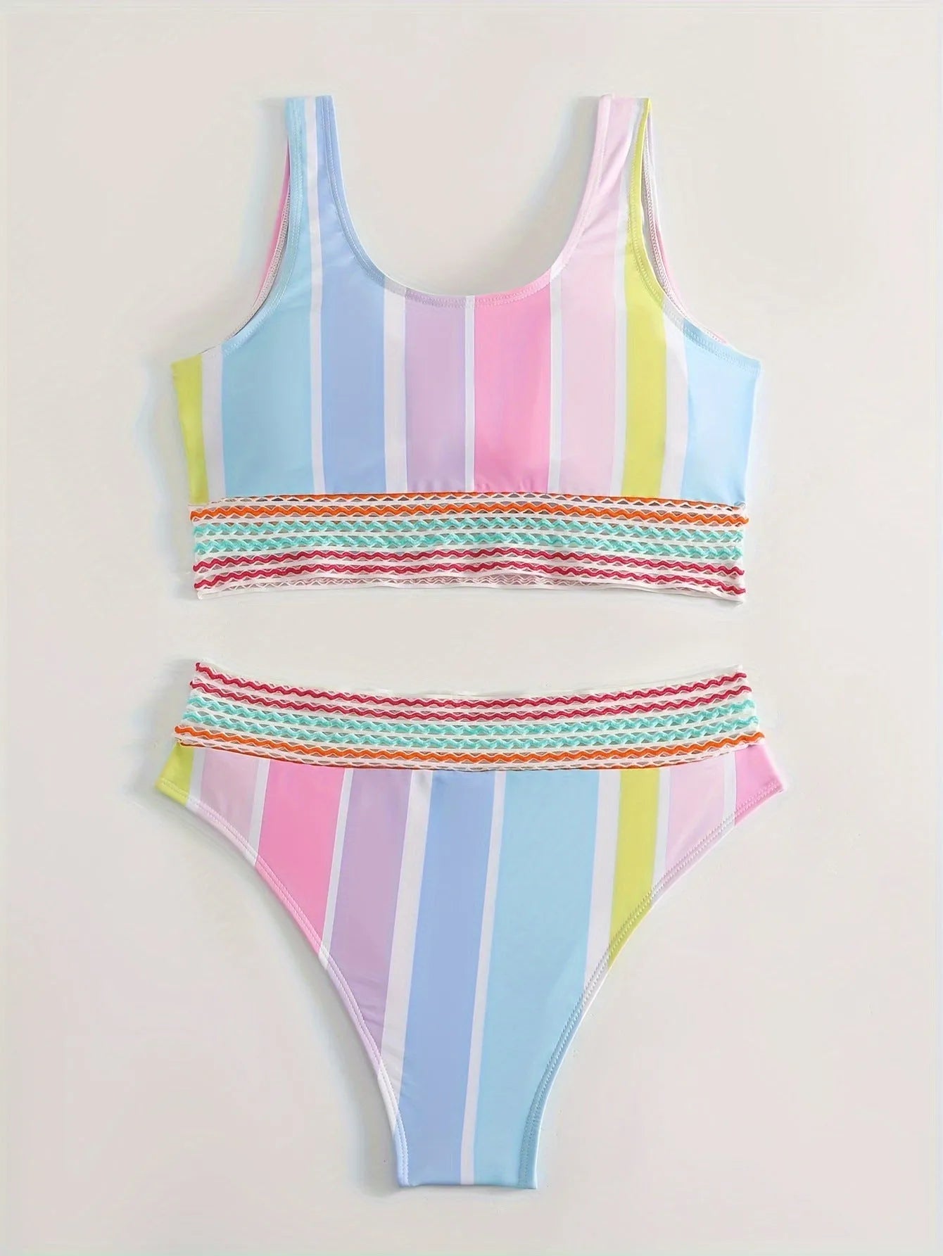 Women's striped briefs-style bikini in picture colour, made from polyester and spandex.