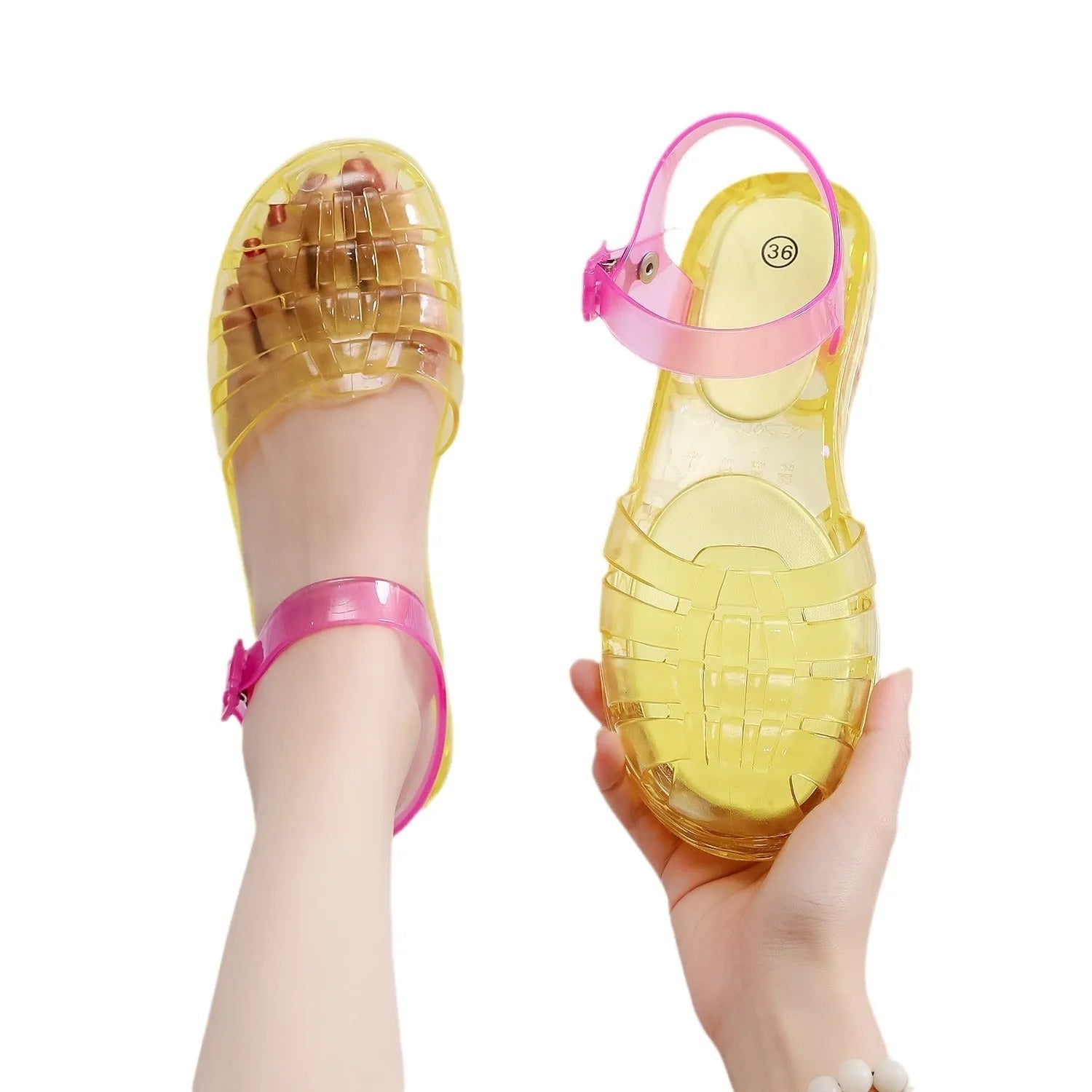 Women's hollowed-out beach flat sandals in PVC, round toe, available in black, yellow, khaki, and dark green