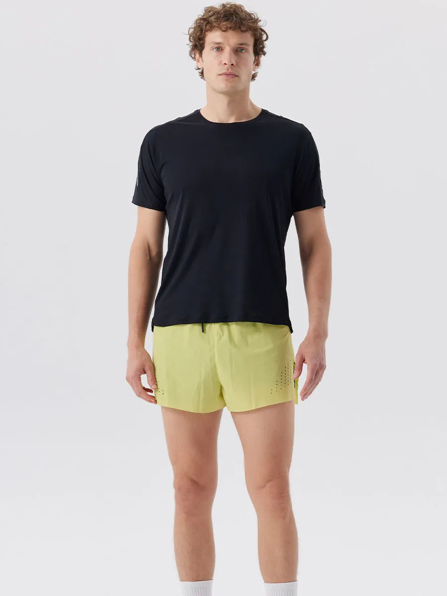 Men's straight-leg sports shorts with side slits in turmeric yellow colour