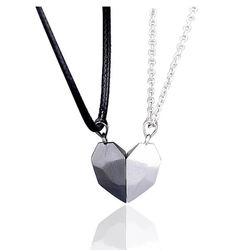 Minimalist matching heart pendant necklace for couples with magnetic closure