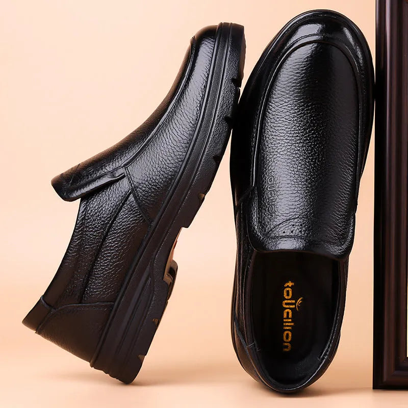 Men's genuine leather lace-up business casual shoes in brown with round toe and stitching detail