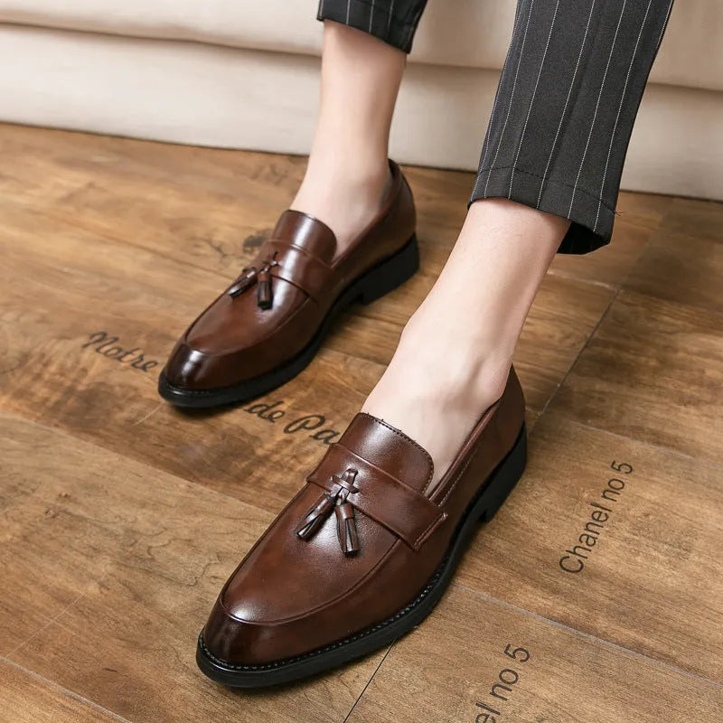 Men's black tassel slip-on business casual shoes with artificial PU upper and rubber sole