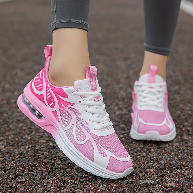 Women's casual sneaker in moonlight colour with mesh upper and light-coloured PU sole.