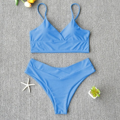 Women's two-piece swimsuit in rose red with polypropylene fibre fabric that resists chlorine