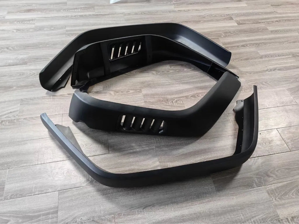 Four black plastic car wheel brow set for automobile wheel arch protection, total weight 2100g