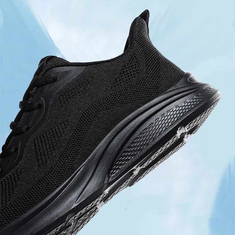 Men's lace-up running shoes with breathable mesh upper in various colours