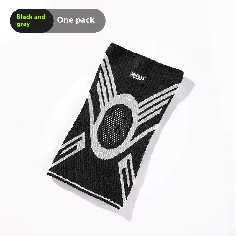 Spandex knee pad in black and blue for deep squat and mountaineering protection, size M