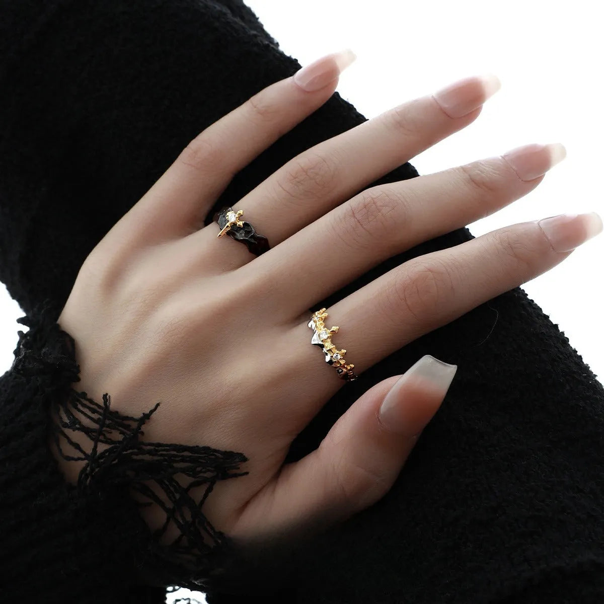 Princess Knight adjustable silver couple ring with electroplated white gold or black gold finish.