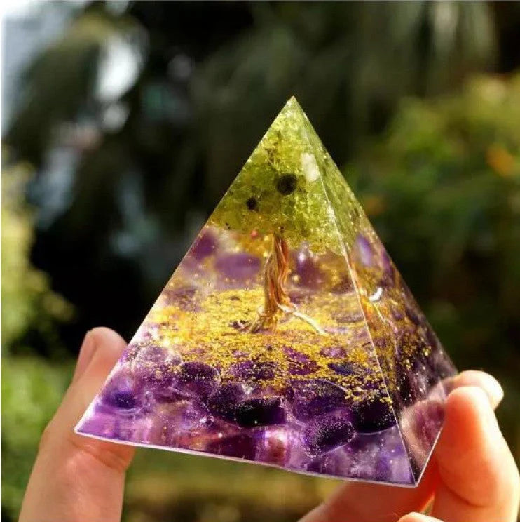 6CM Pyramid Decoration Natural Crystal Gravel Energy Tower in crystal epoxy resin