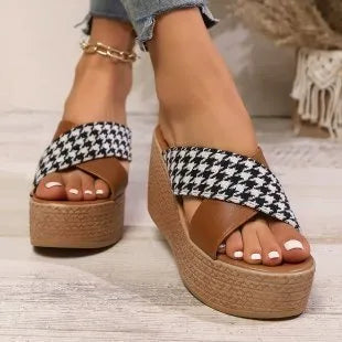 Women's brown leopard and plaid pattern casual wedge sandals with a rubber sole.