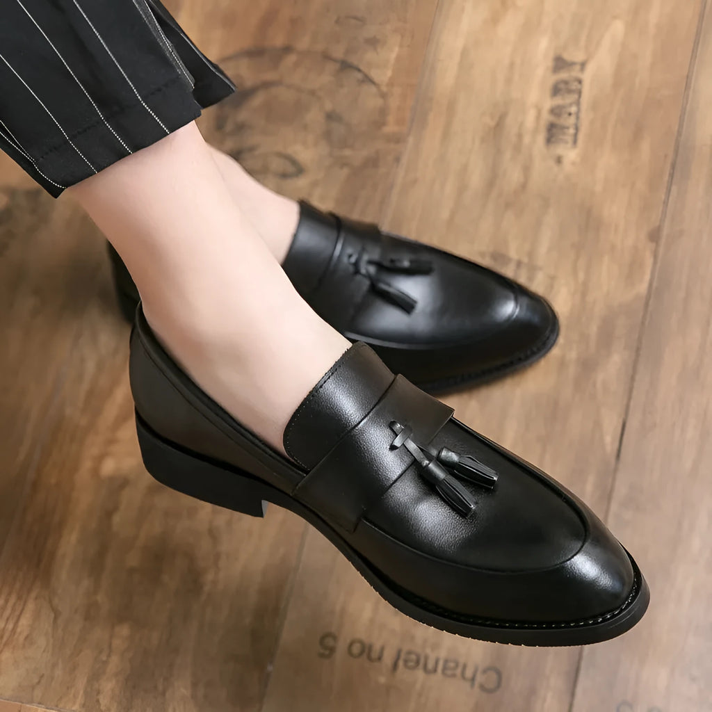 Men's black tassel slip-on business casual shoes with artificial PU upper and rubber sole