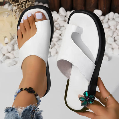 Women's black clip toe slippers with thick rubber sole for summer outdoor wear