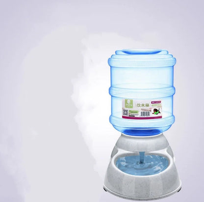Automatic pet feeder and water dispenser for cats and dogs with large capacity