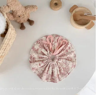 Pure cotton four-layer gauze lace saliva towel bib for babies 0-1 years old, available in multiple style options.