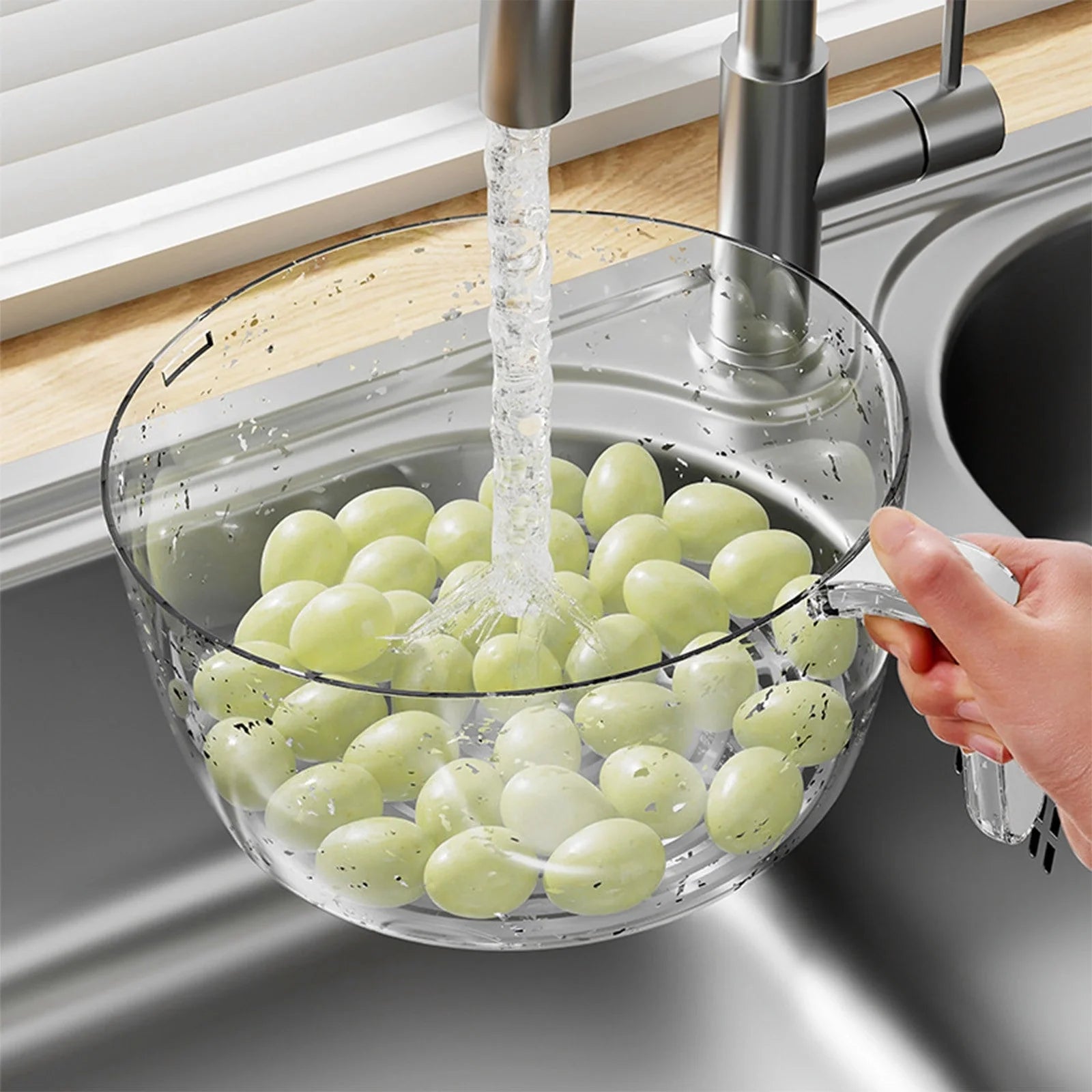 Multifunctional kitchen drainage basin in light green and white for efficient fruit and vegetable washing