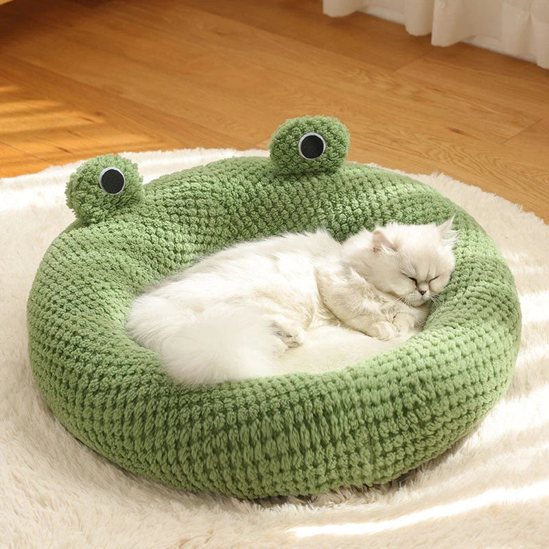 Little Frog Series Warm Plush Mat for small pets under 5KG, featuring a cute cartoon frog design