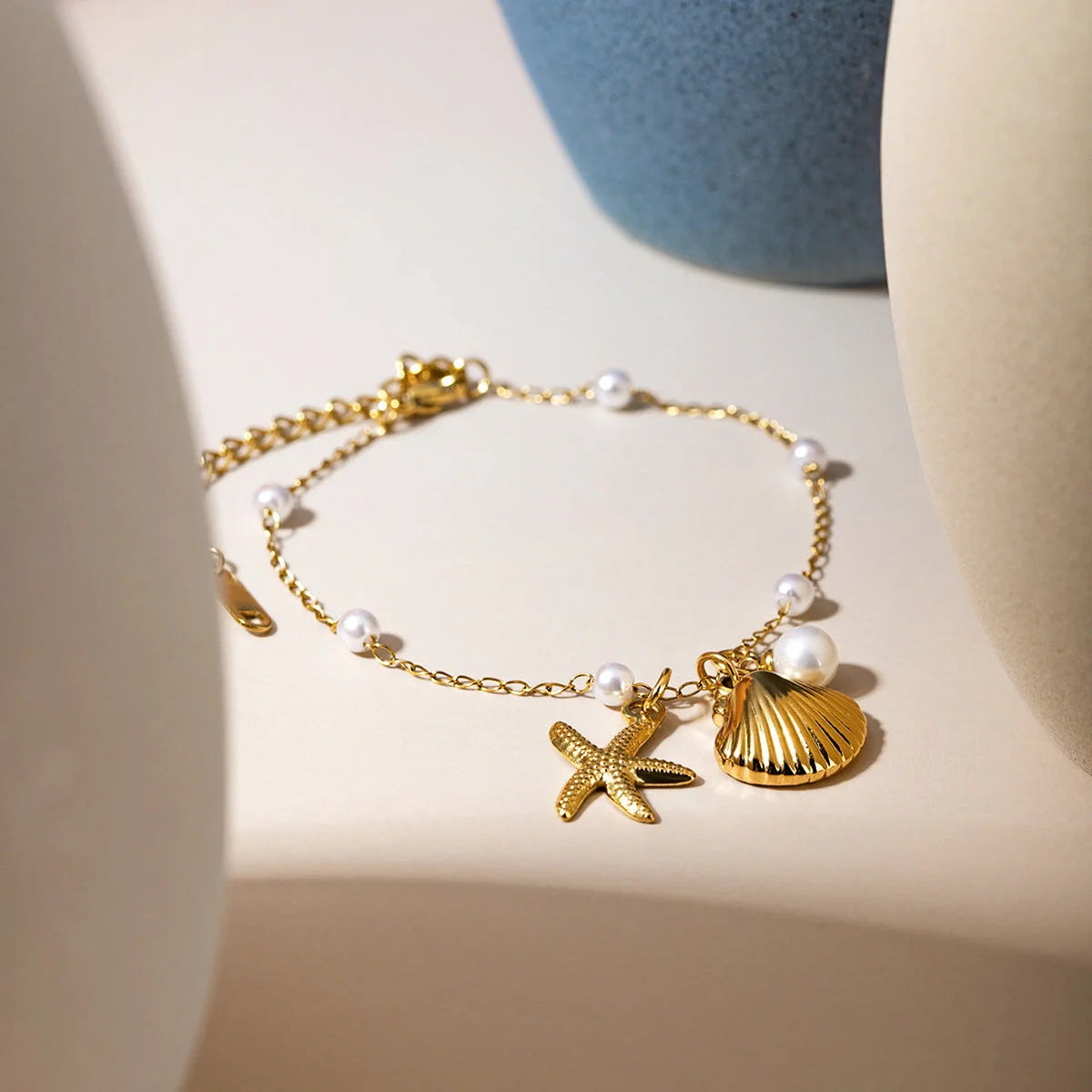 18K gold-plated stainless steel bracelet with pearl chain and shell starfish pendant