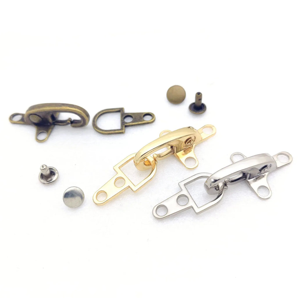 Zinc alloy aircraft-shaped hanging buckle in metallic finish, shown next to a ruler indicating 5.85cm size.