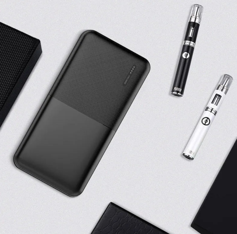 Black or white 20000mAh power bank with multiple USB ports showing dimensions 140mm x 69mm