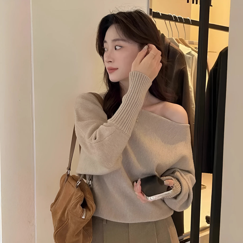 Women's viscose pullover blouse in seven colours with long sleeves and free size fit