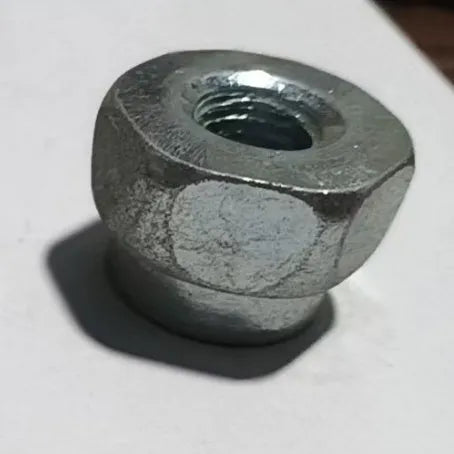 Ouma aluminium weeding head for strimmers with multi-fit M10 M12 M8 screw threads.