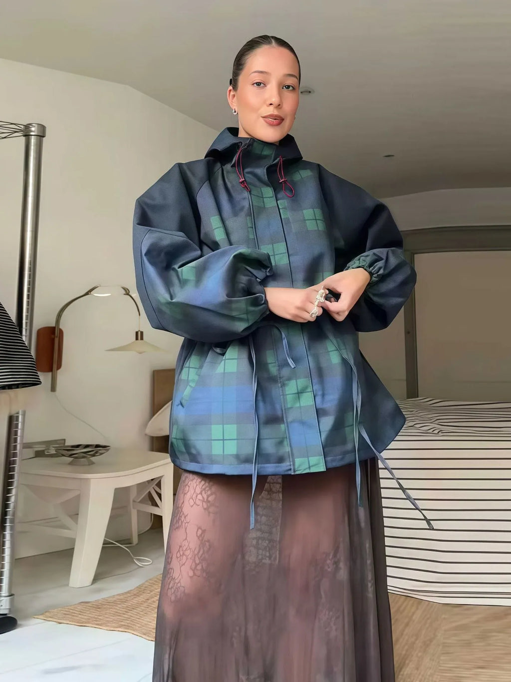 Outdoor hooded fashion plaid loose windbreaker jacket in dark blue polyester, available in sizes S M L XL