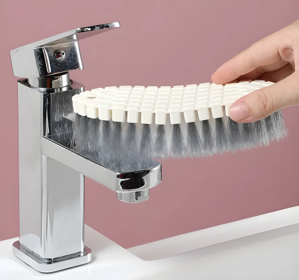 White flexible brush for cleaning bathroom tile grout lines, made of PP plastic, 15.5x5.8x4cm